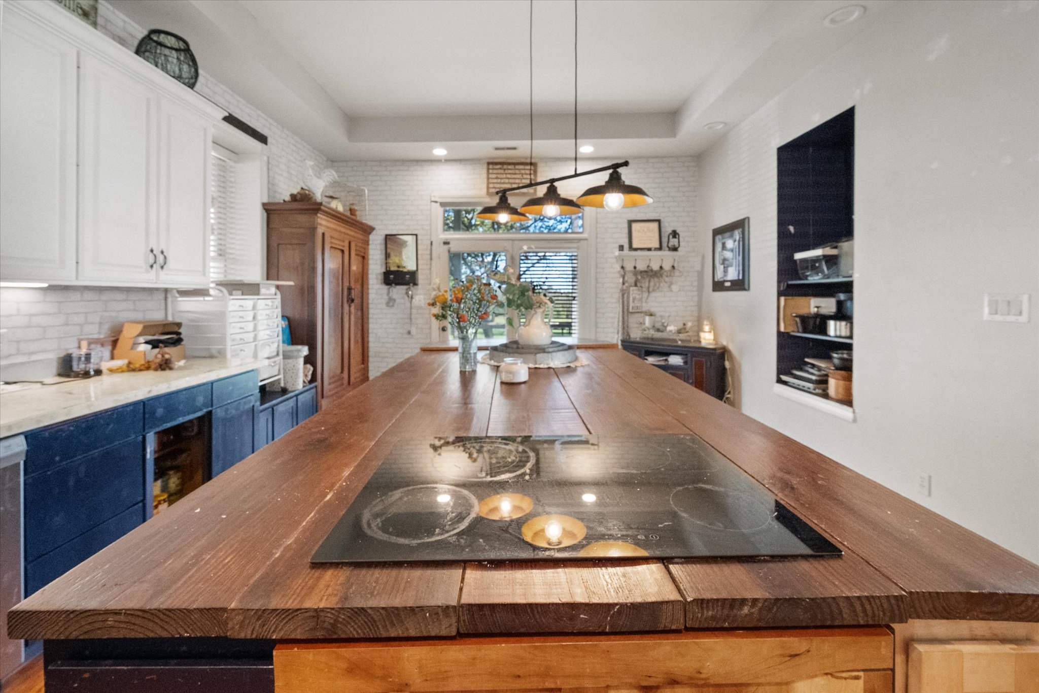 Shelbyville, Kentucky, 40065, United States, 4 Bedrooms Bedrooms, ,3 BathroomsBathrooms,Residential,For Sale,1986481