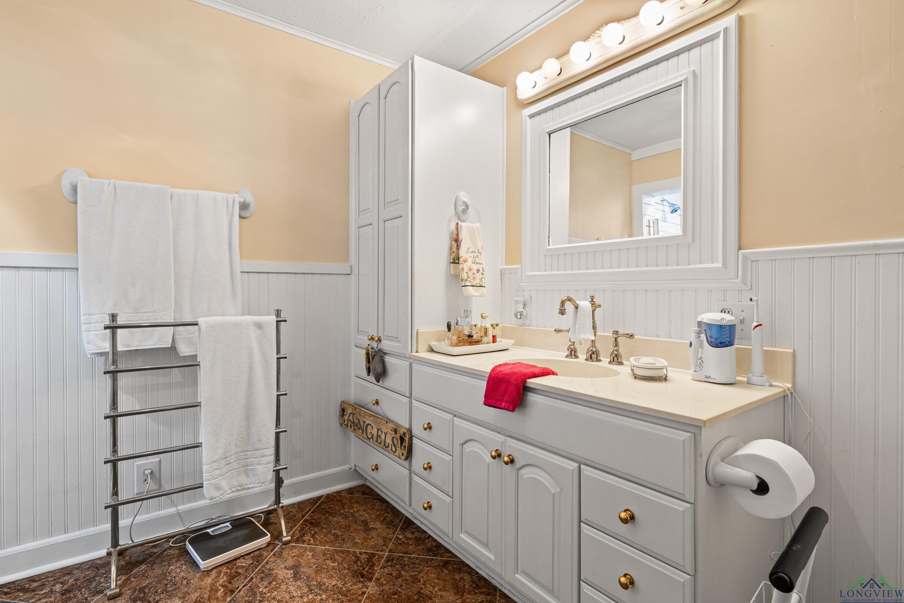 Jefferson, Texas, 75657, United States, 4 Bedrooms Bedrooms, ,4 BathroomsBathrooms,Residential,For Sale,1985697