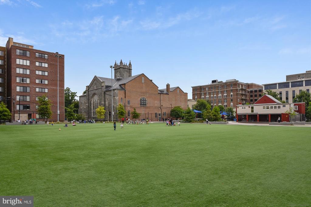 Washington, District of Columbia, 20005, United States, 1 Bedroom Bedrooms, ,2 BathroomsBathrooms,Residential,For Sale,1978761