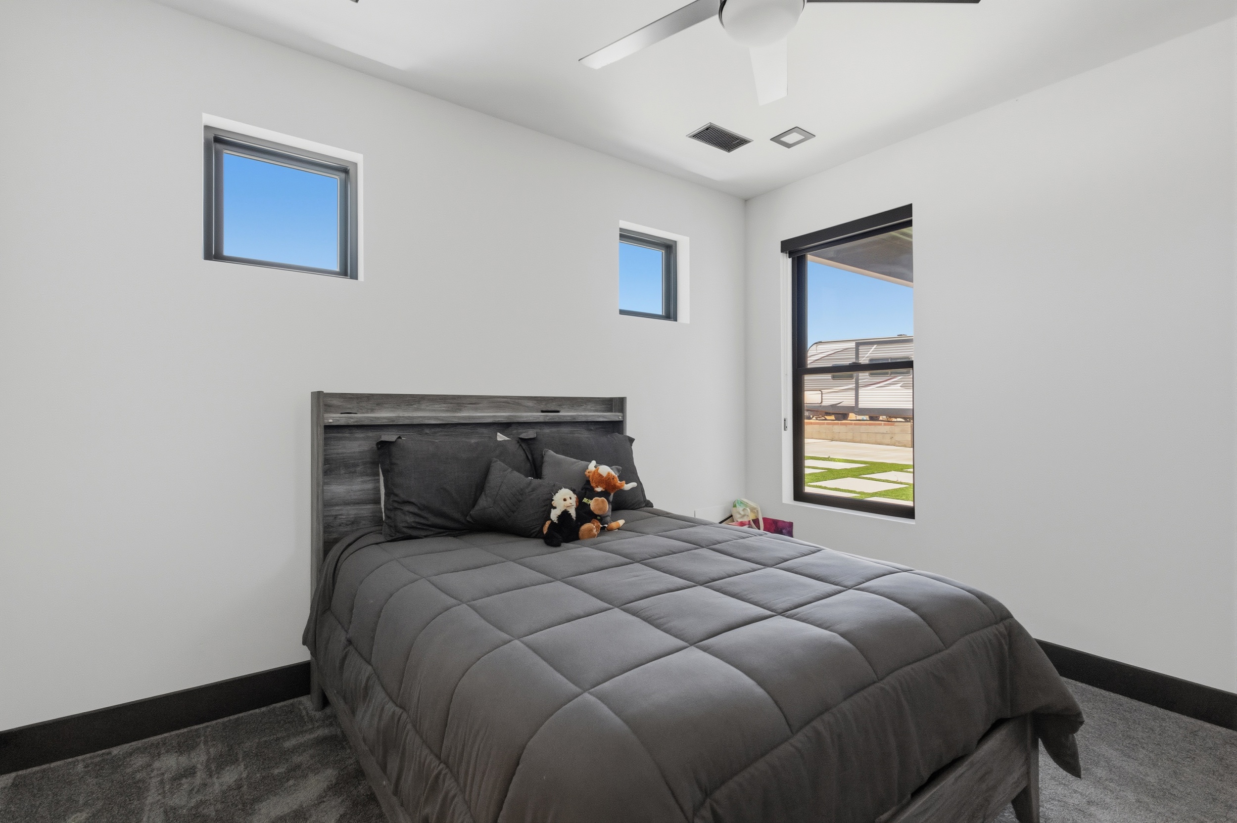 Los Lunas, New Mexico, 87031, United States, 3 Bedrooms Bedrooms, ,2 BathroomsBathrooms,Residential,For Sale,2048008