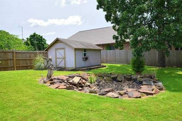 Tahlequah, Oklahoma, 74464, United States, 5 Bedrooms Bedrooms, ,5 BathroomsBathrooms,Residential,For Sale,1977859