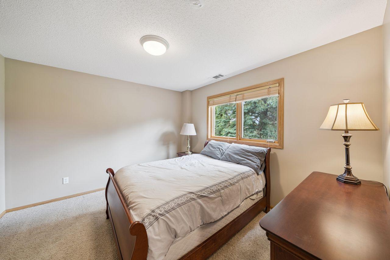 Woodbury, Minnesota, 55125, United States, 5 Bedrooms Bedrooms, ,3 BathroomsBathrooms,Residential,For Sale,1959198