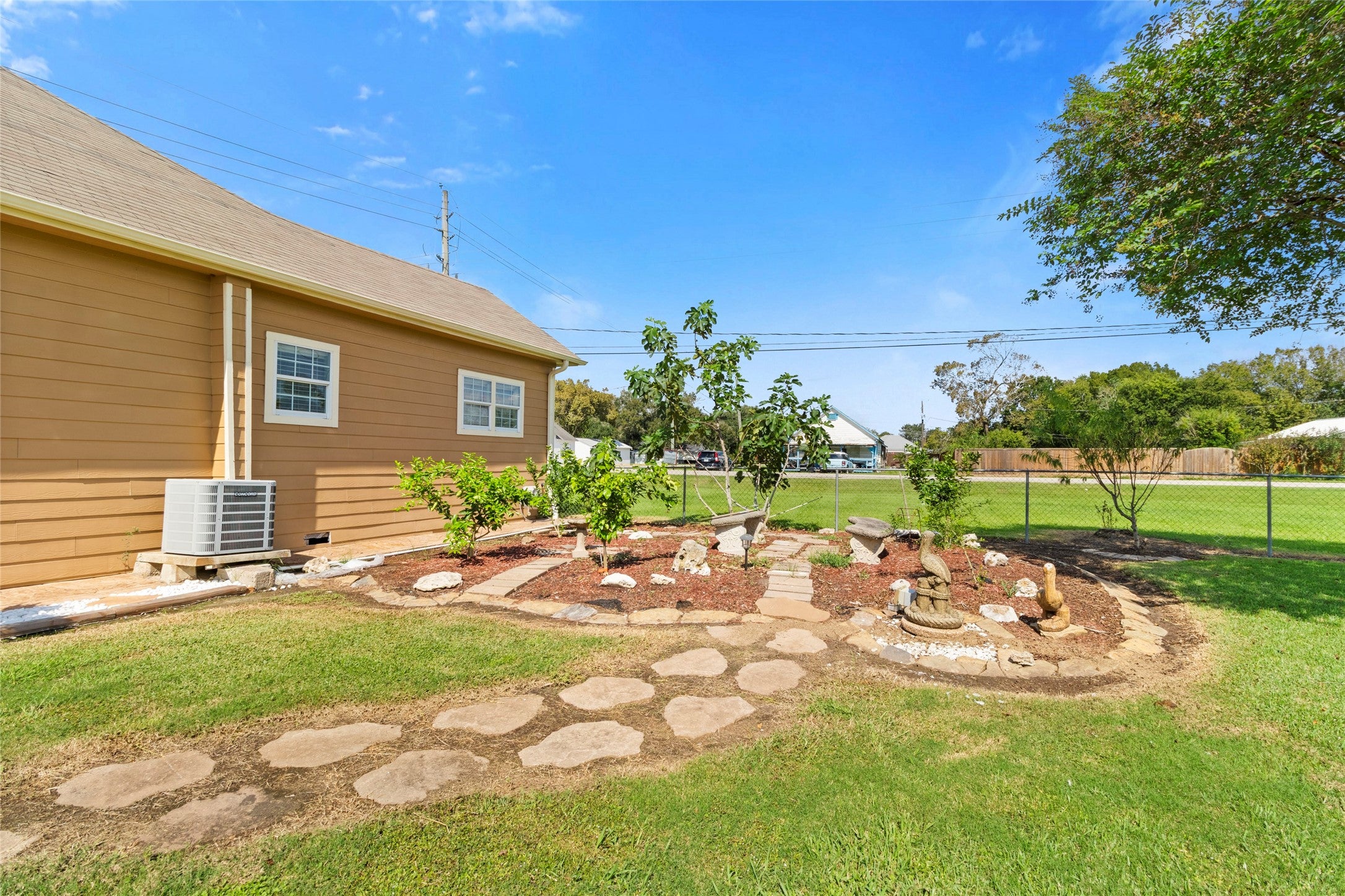 Liverpool, Texas, 77577, United States, 3 Bedrooms Bedrooms, ,2 BathroomsBathrooms,Residential,For Sale,2008192