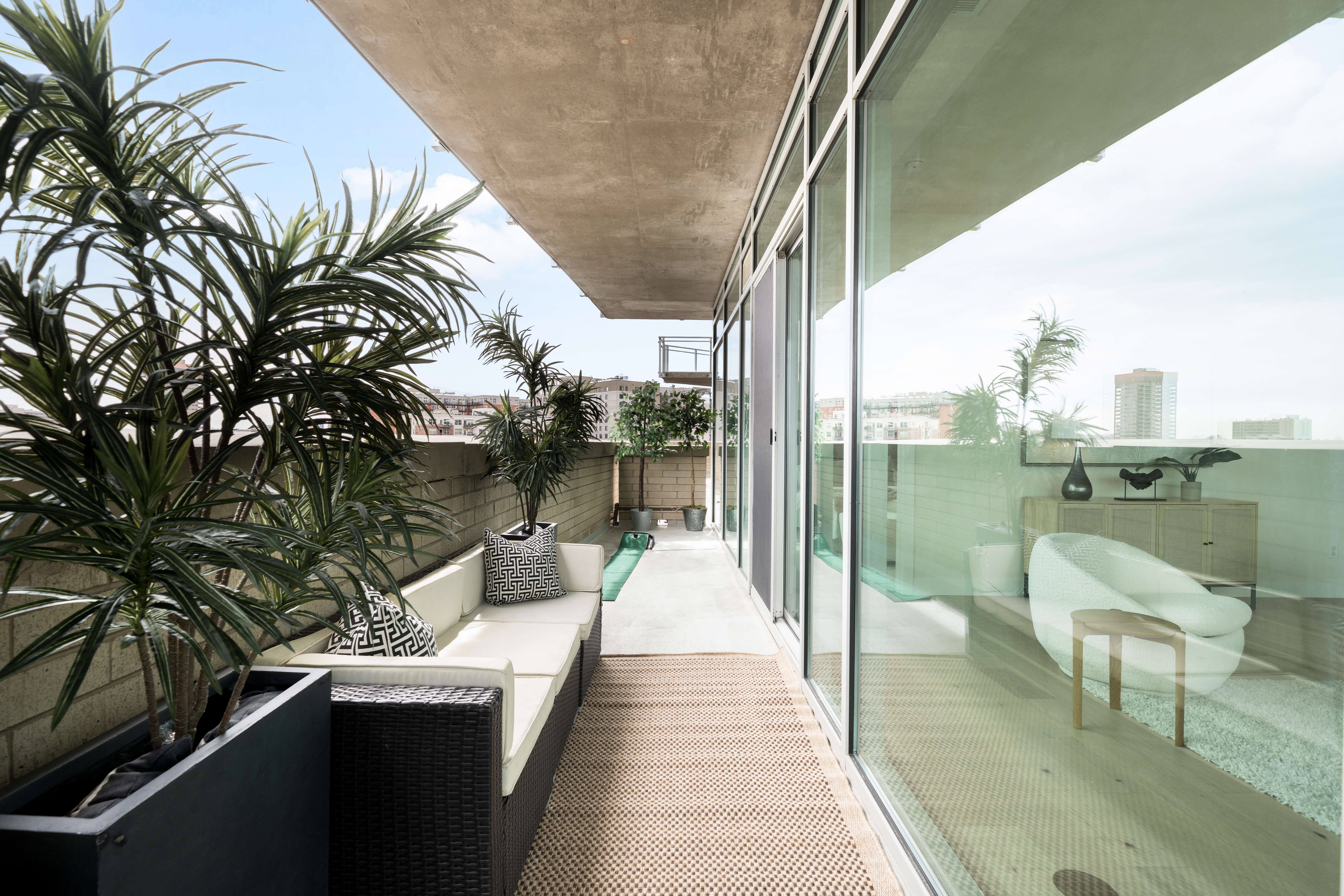  Arguably One of the Finest Condominium Opportunities Under $900,000 in Downtown - 物件實景