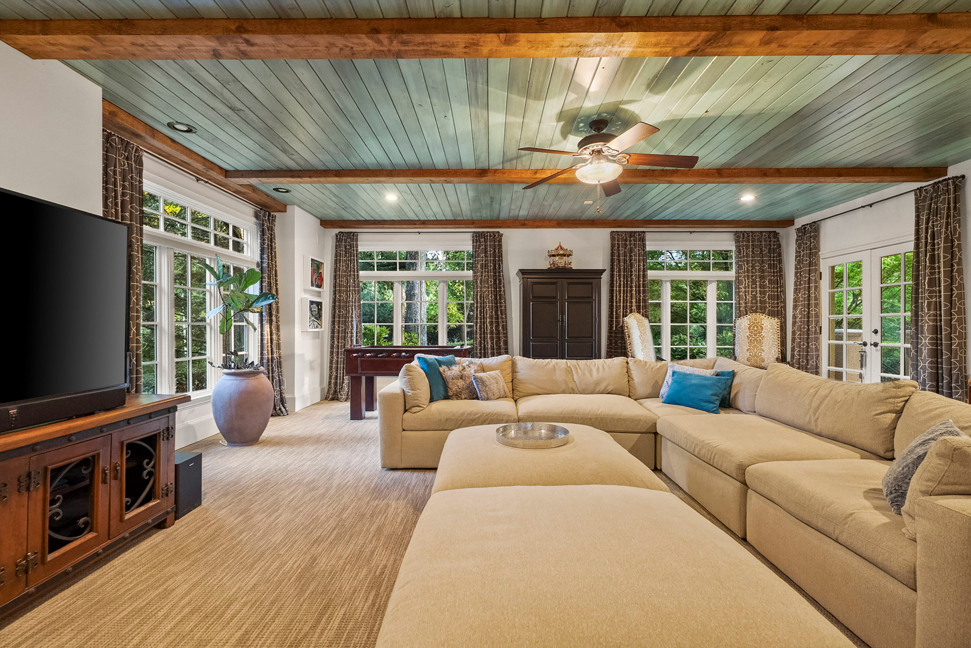  Remarkable Spanish-style Estate on 3.8+/- Private Acres - 物件實景