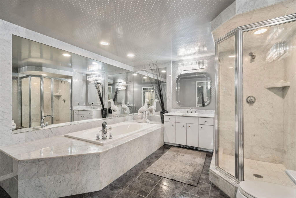Boston, Massachusetts, 02467, United States, 2 Bedrooms Bedrooms, ,3 BathroomsBathrooms,Residential,For Sale,1940197