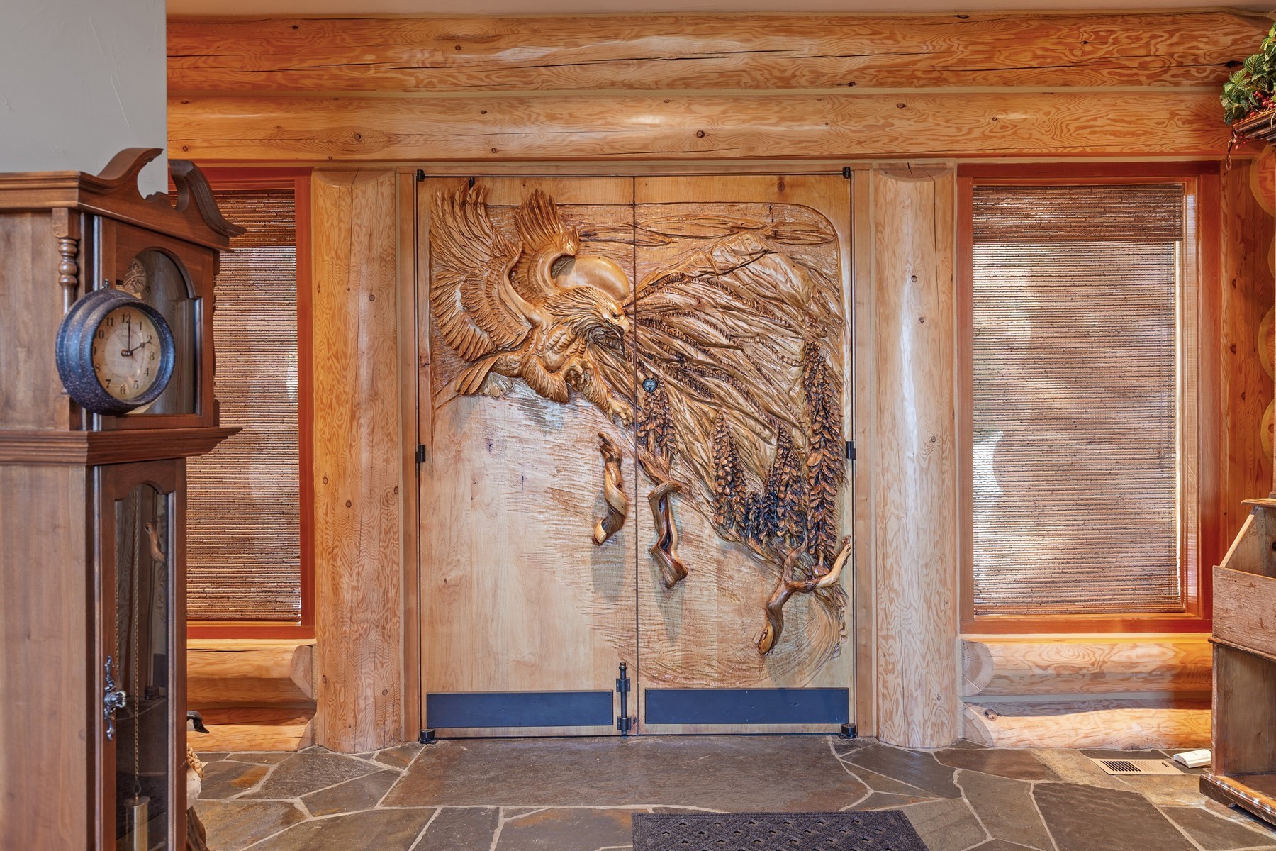  Log Estate overlooking Lake Coeur d