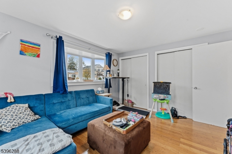 Dunellen Boro, New Jersey, 08812, United States, 5 Bedrooms Bedrooms, ,2 BathroomsBathrooms,Residential,For Sale,1989398