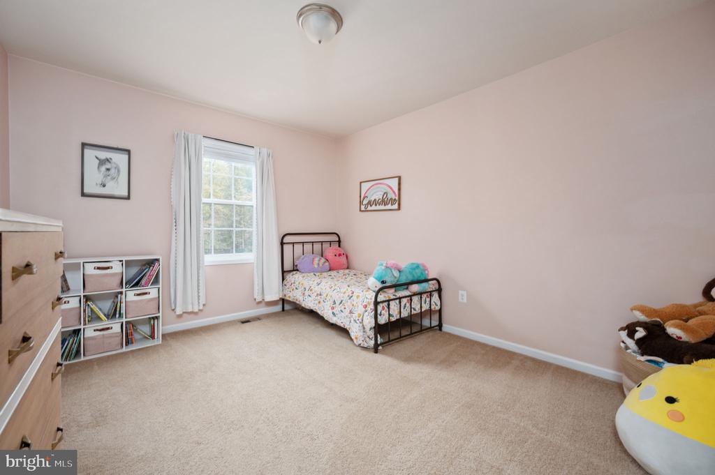 Fredericksburg, Virginia, 22406, United States, 5 Bedrooms Bedrooms, ,4 BathroomsBathrooms,Residential,For Sale,2005971