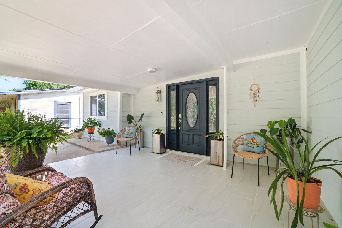 Austin, Texas, 78702, United States, 3 Bedrooms Bedrooms, ,2 BathroomsBathrooms,Residential,For Sale,1906696