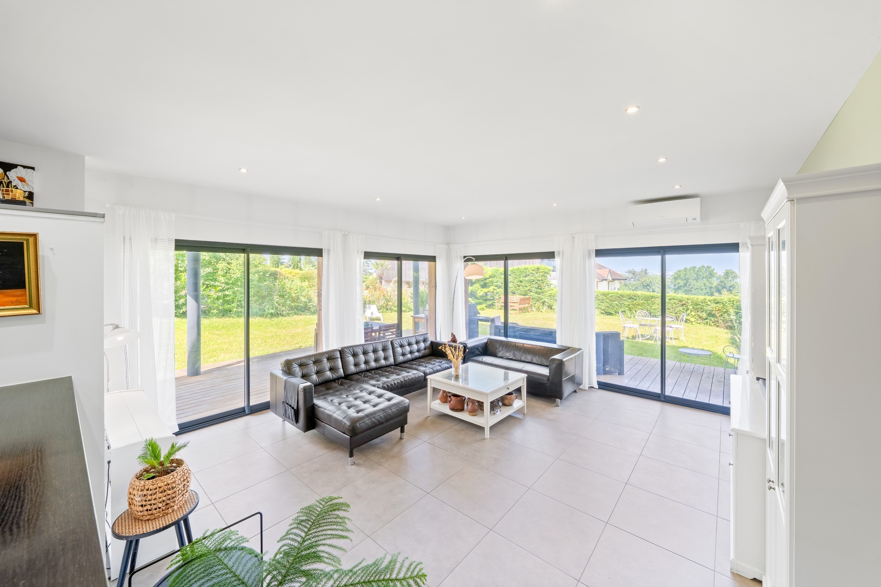  Elegant Contemporary Villa with Lake View - 物件實景