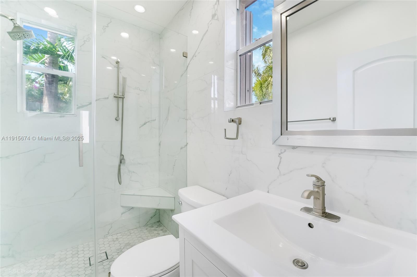 Miami, Florida, 33133, United States, 2 Bedrooms Bedrooms, ,2 BathroomsBathrooms,Residential,For Sale,1998283