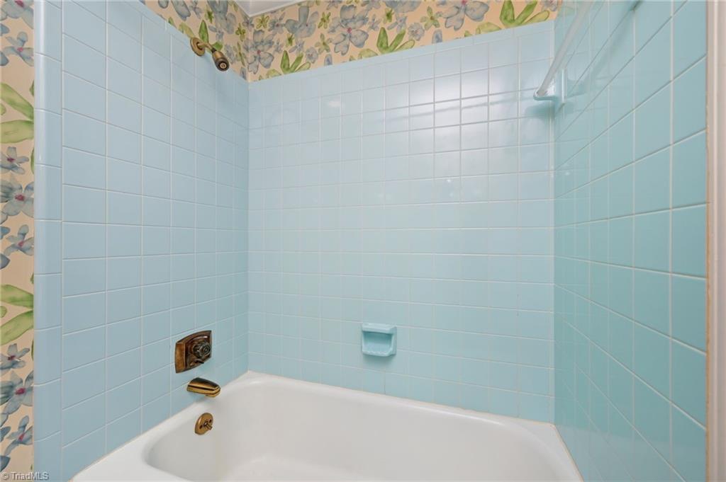 Winston-Salem, North Carolina, 27106, United States, 4 Bedrooms Bedrooms, ,3 BathroomsBathrooms,Residential,For Sale,1970256