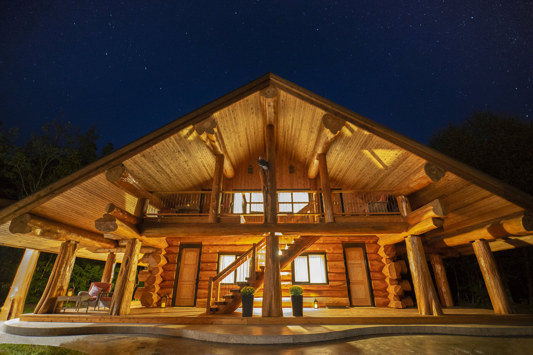  Palatial Riverfront Retreat - 物件實景