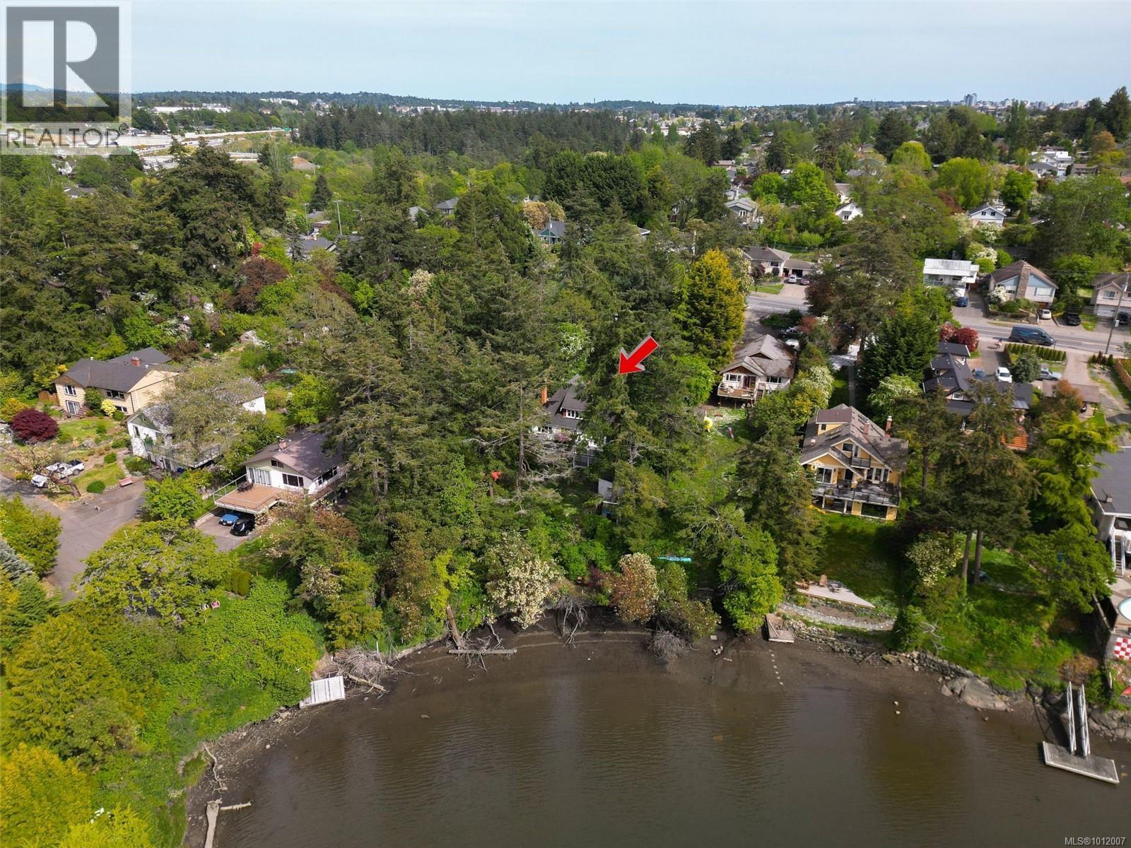 SAANICH, British Columbia, V9A 2R8, CA, 6 Bedrooms Bedrooms, ,3 BathroomsBathrooms,Residential,For Sale,1948762