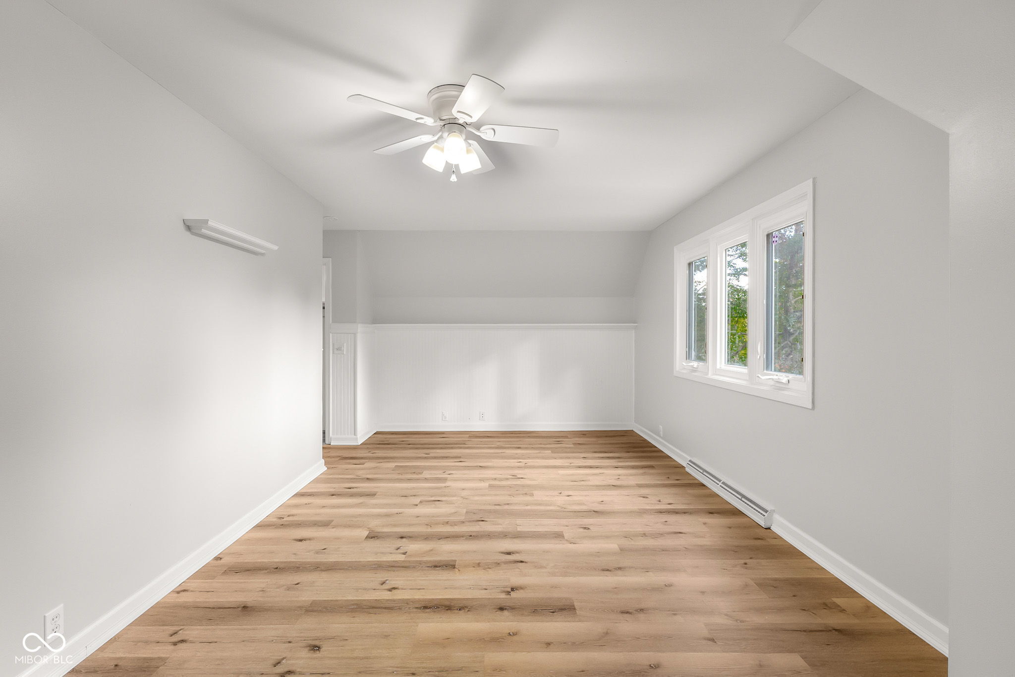 Columbus, Indiana, 47201, United States, 5 Bedrooms Bedrooms, ,6 BathroomsBathrooms,Residential,For Sale,1982008