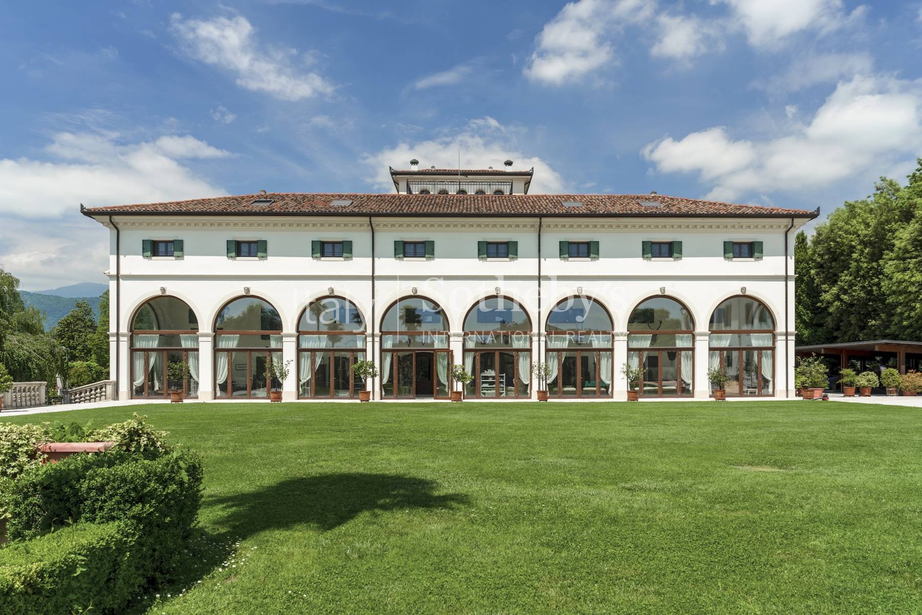  Renovated neoclassical villa with outbuildings, park and swimming pool - 物件實景