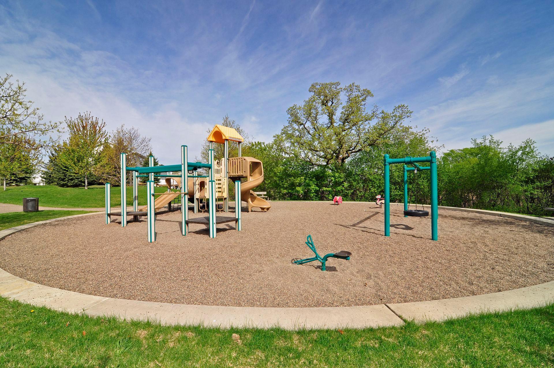 Plymouth, Minnesota, 55446, United States, 3 Bedrooms Bedrooms, ,3 BathroomsBathrooms,Residential,For Sale,1827815
