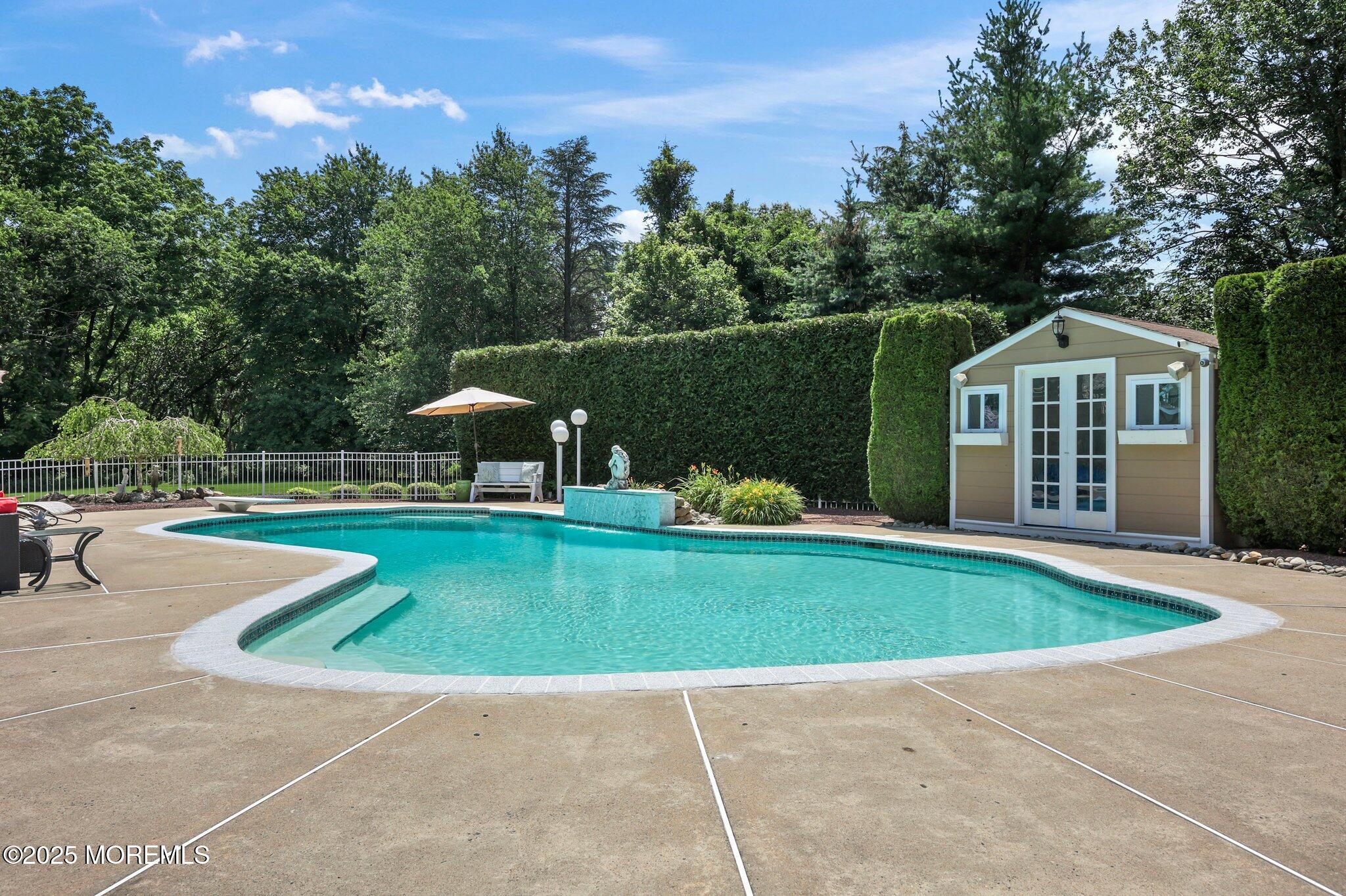 Manalapan, New Jersey, 07726, United States, 5 Bedrooms Bedrooms, ,7 BathroomsBathrooms,Residential,For Sale,1979083