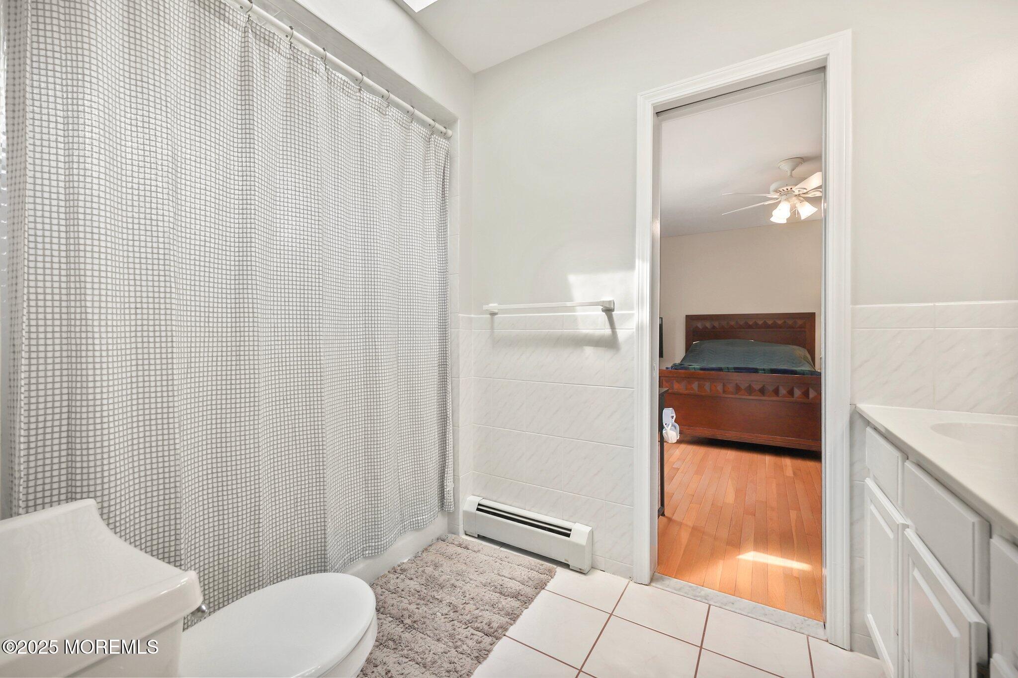 Manalapan, New Jersey, 07726, United States, 5 Bedrooms Bedrooms, ,7 BathroomsBathrooms,Residential,For Sale,1979083