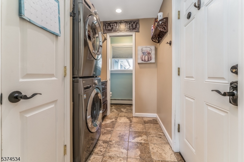Readington Twp., New Jersey, 08853, United States, 3 Bedrooms Bedrooms, ,3 BathroomsBathrooms,Residential,For Sale,1903743