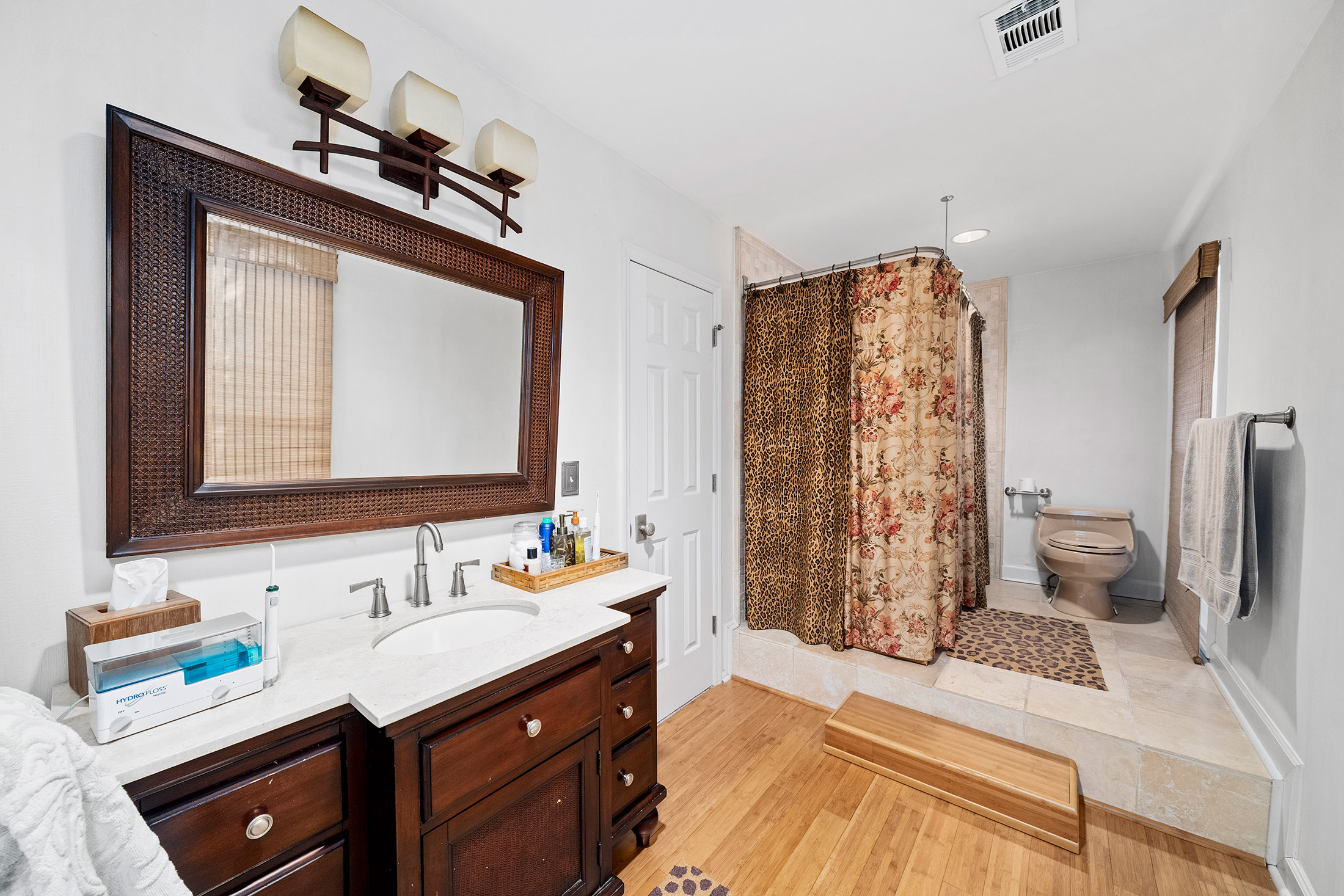  Inspired Architecture Meets Thoughtful Design at this Rare, Private, Double Lot - 物件實景