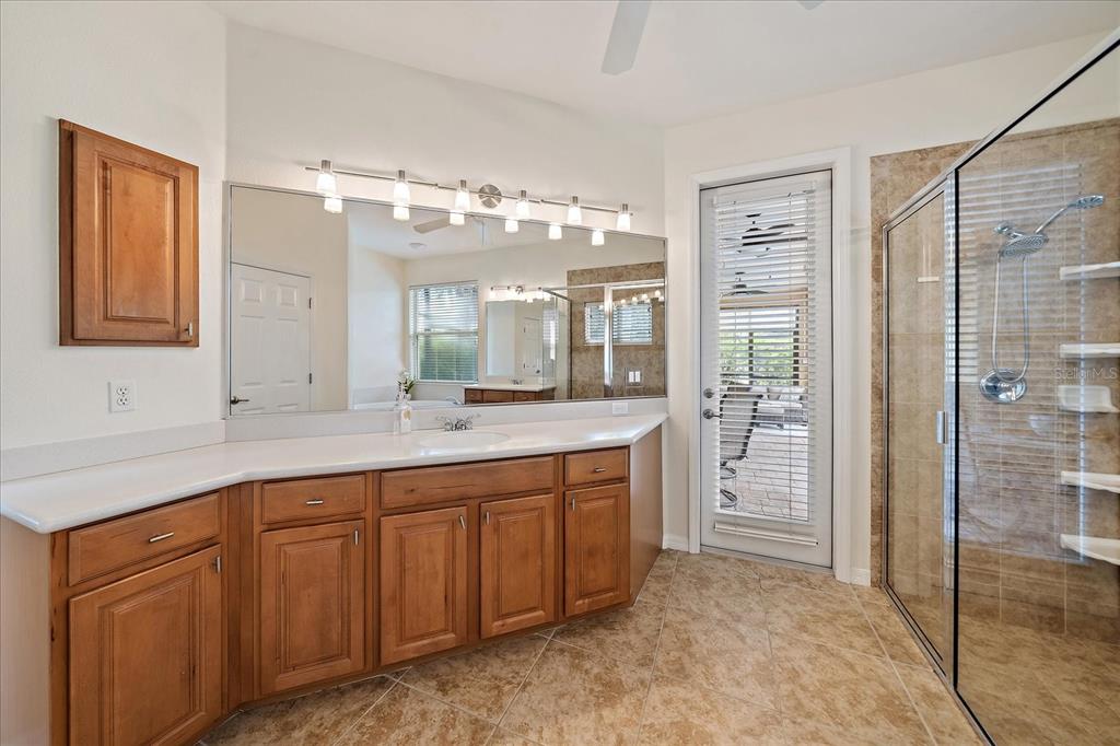 Bradenton, Florida, 34212, United States, 3 Bedrooms Bedrooms, ,2 BathroomsBathrooms,Residential,For Sale,1927218