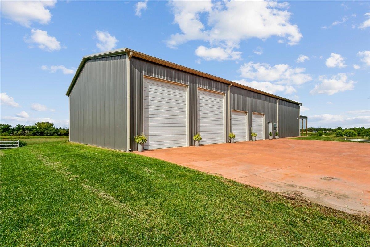 Augusta, Kansas, 67010, United States, 4 Bedrooms Bedrooms, ,4 BathroomsBathrooms,Residential,For Sale,1942309