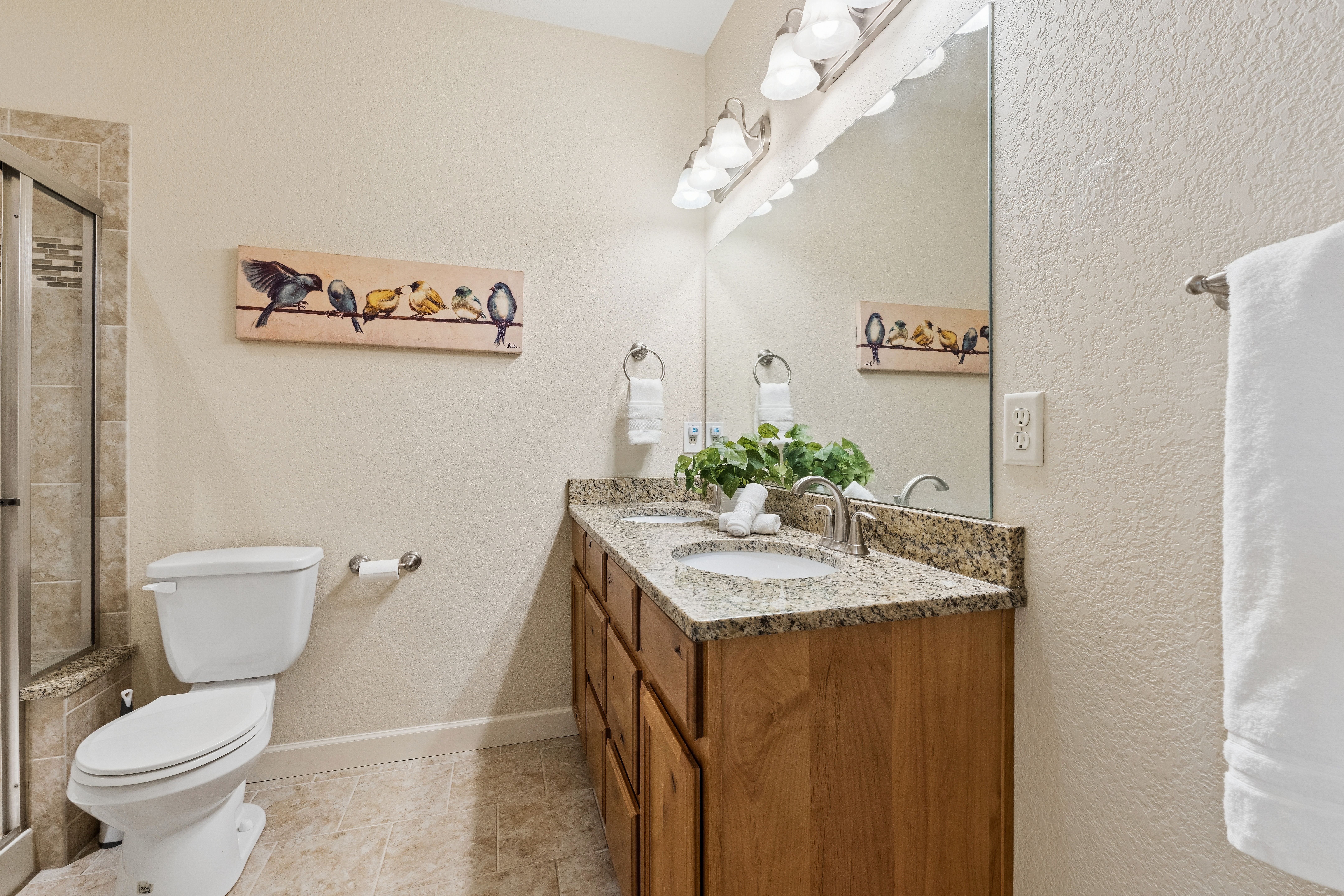  Truly Move-In Ready, Well-Maintained Duplex in the Desirable Town of Loveland - 物件實景