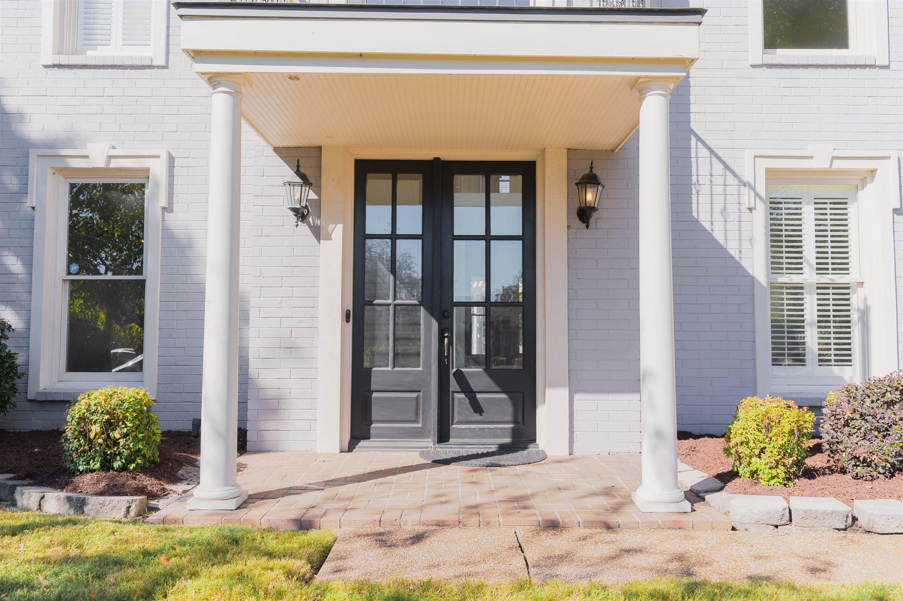 Memphis, Tennessee, 38120, United States, 4 Bedrooms Bedrooms, ,4 BathroomsBathrooms,Residential,For Sale,1965217