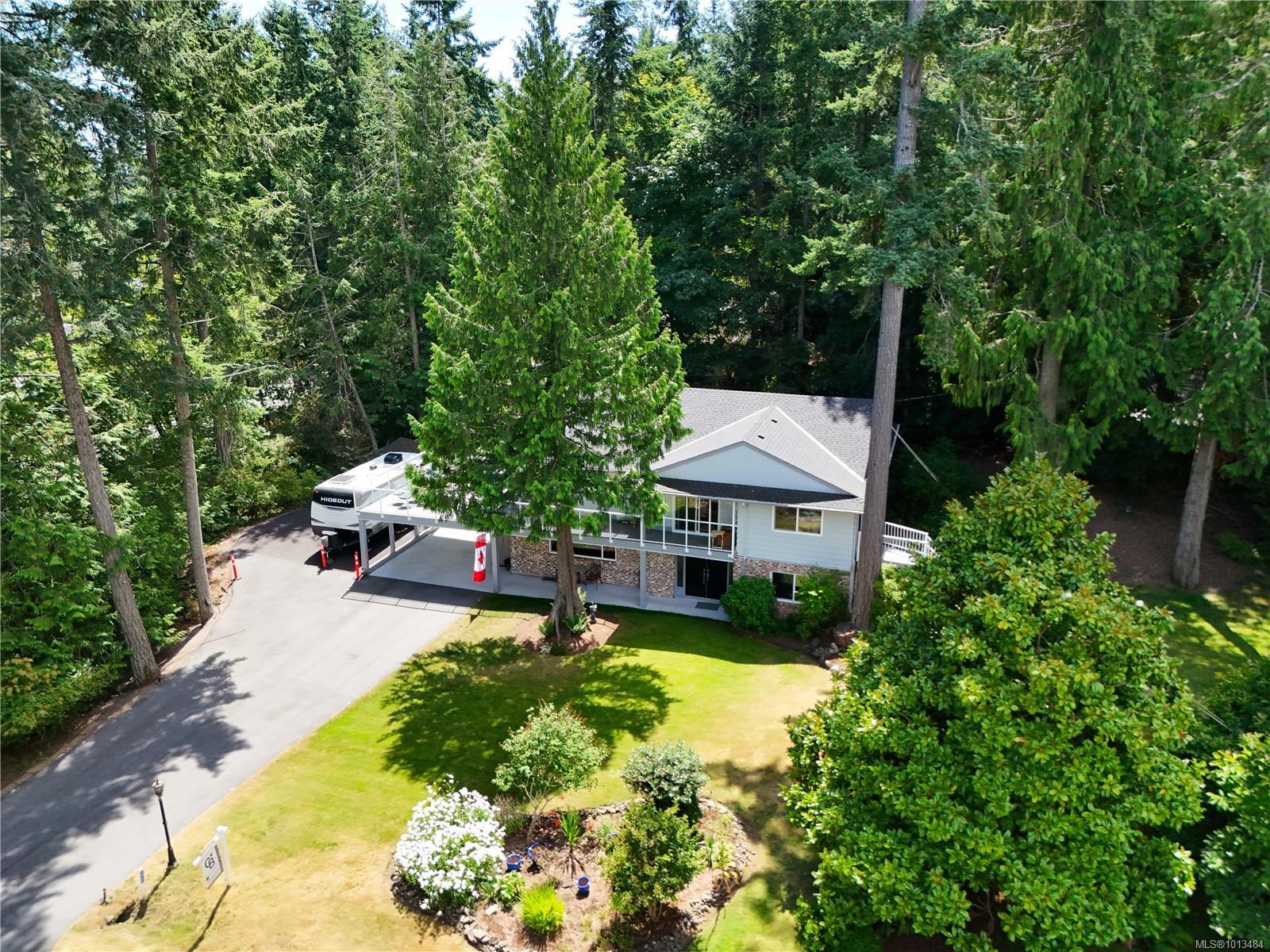 NORTH SAANICH, British Columbia, V8L 5J4, CA, 5 Bedrooms Bedrooms, ,Residential,For Sale,1950110