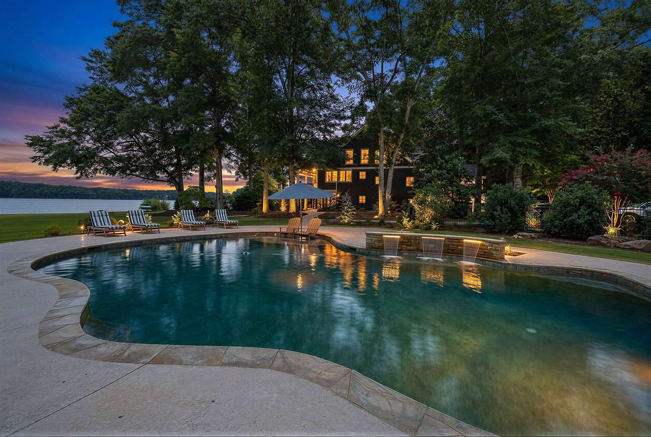  Lake Peachtree