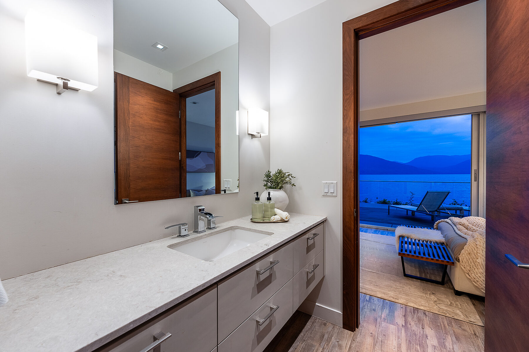  Amazing Waterfront Property - 物件實景