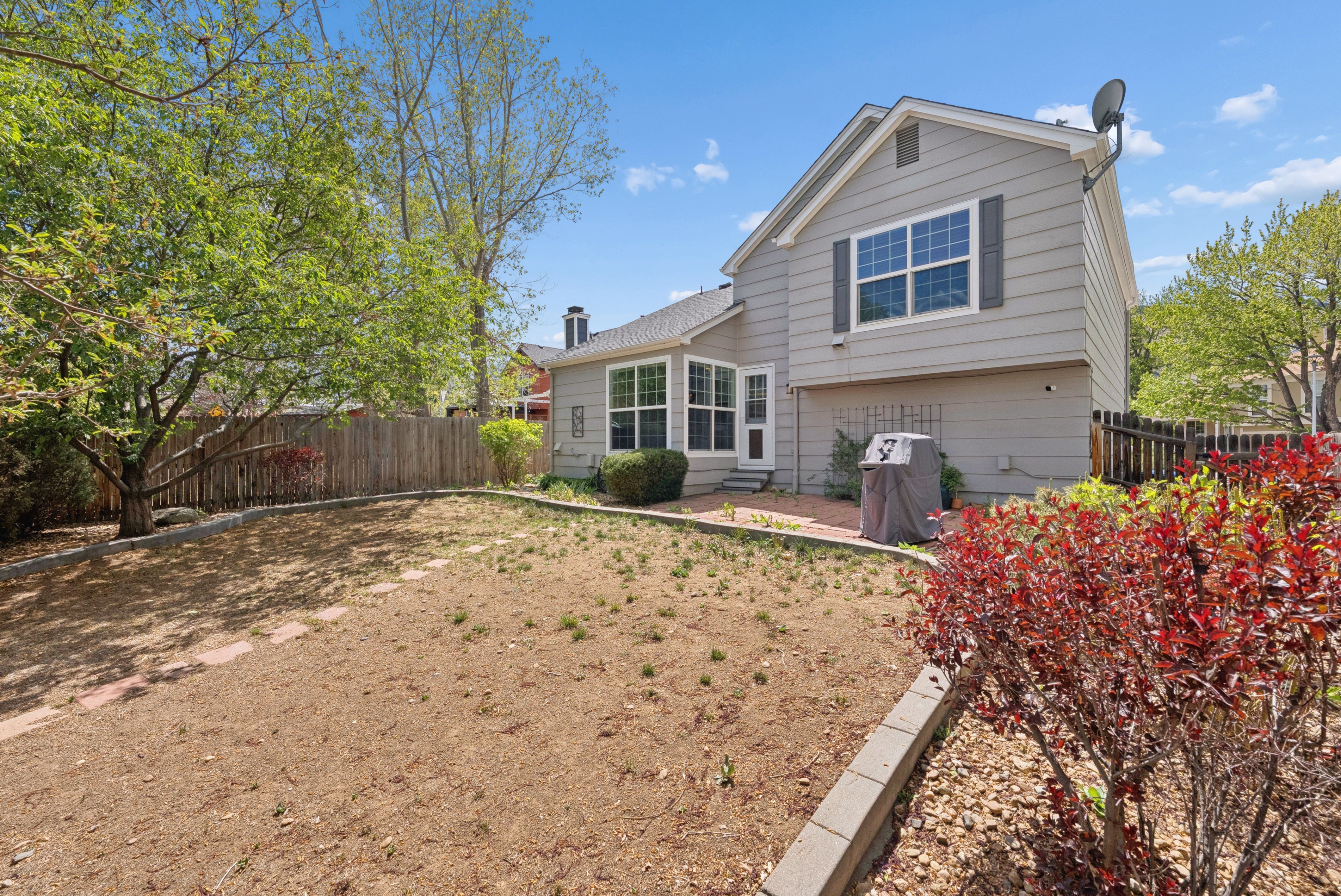  Nestled at the Base of the Beautiful Golden Foothills in Desirable Lakota Hills - 物件實景