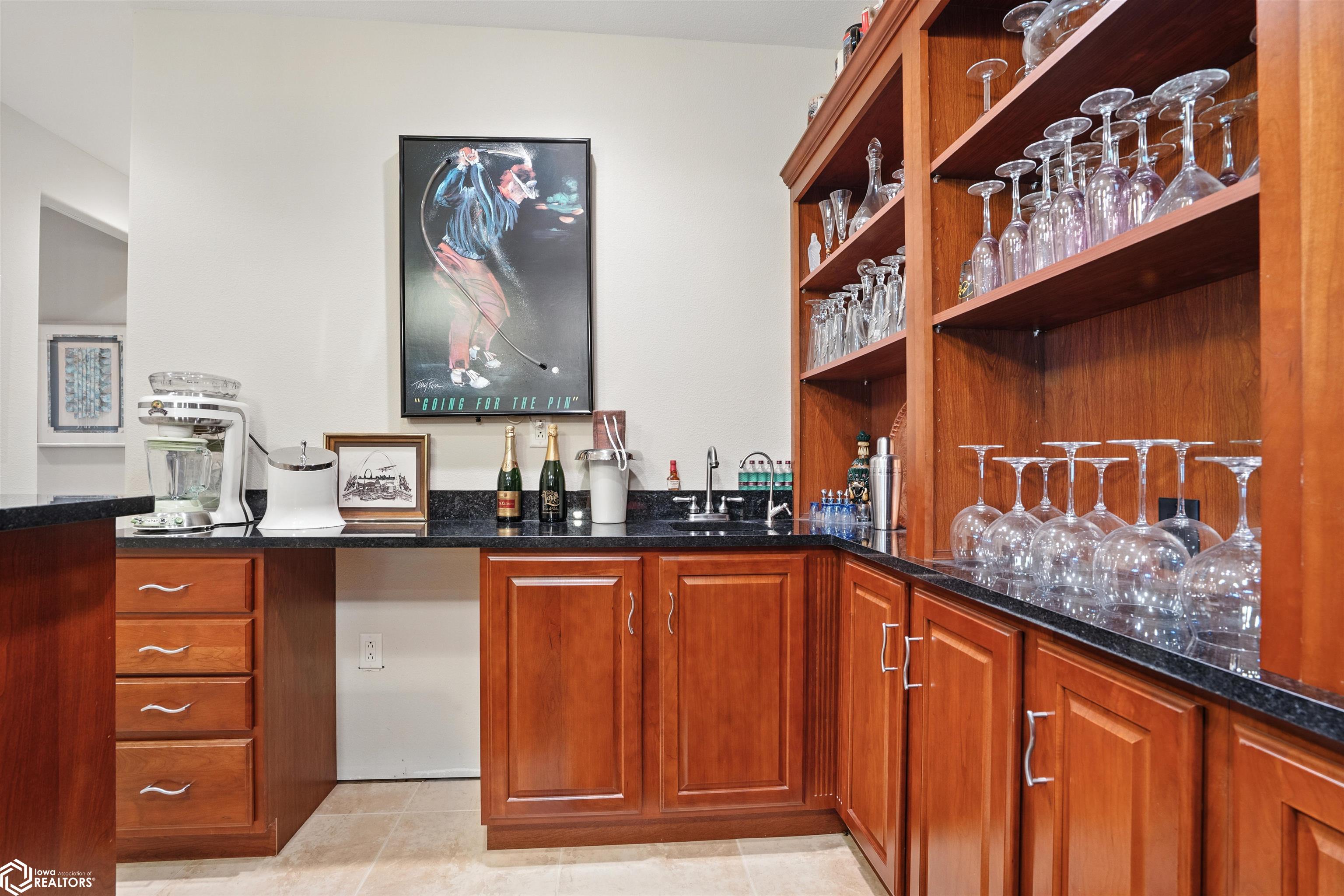 Burlington, Iowa, 52601, United States, 4 Bedrooms Bedrooms, ,5 BathroomsBathrooms,Residential,For Sale,1975547