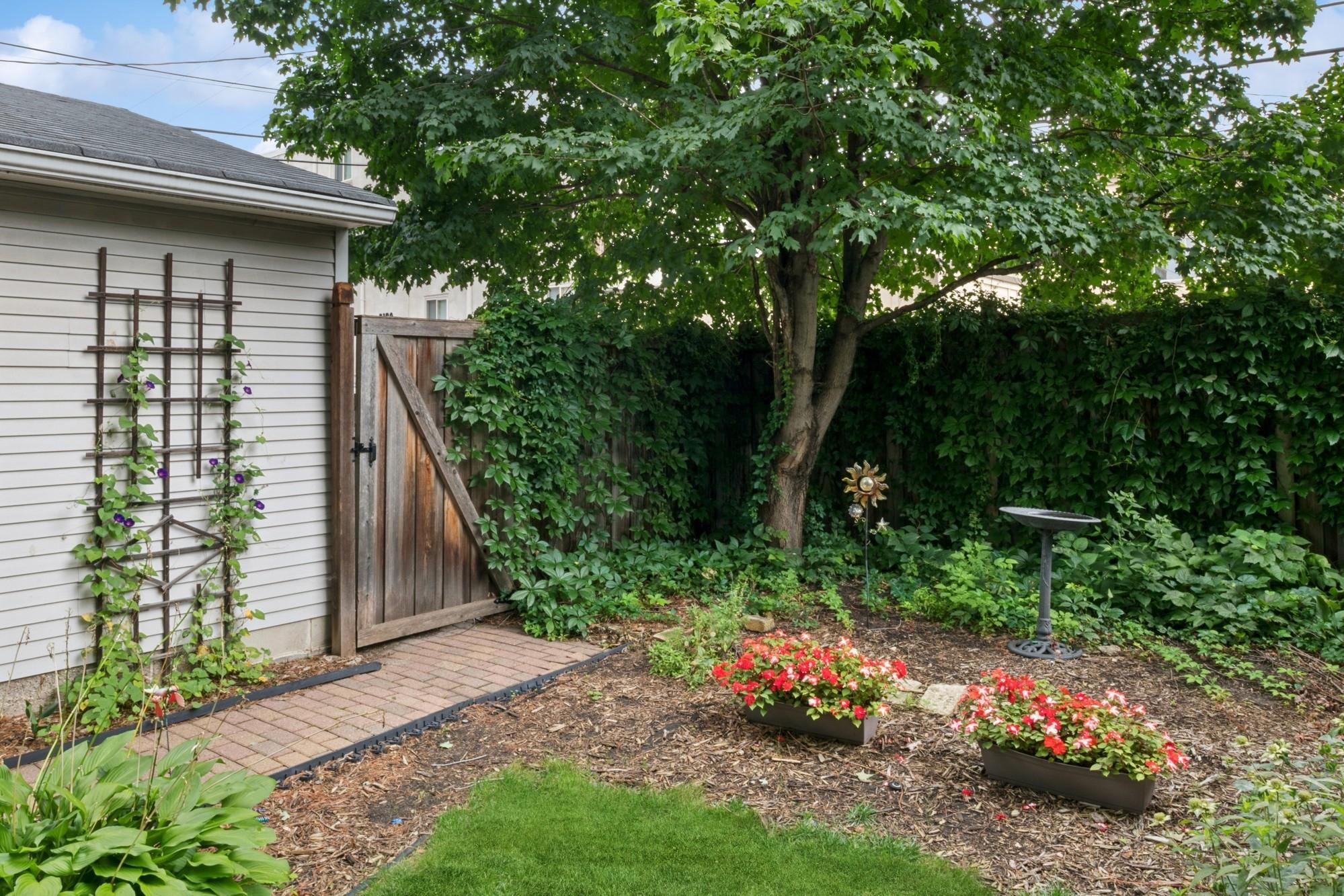 Minneapolis, Minnesota, 55408, United States, 4 Bedrooms Bedrooms, ,2 BathroomsBathrooms,Residential,For Sale,1919825