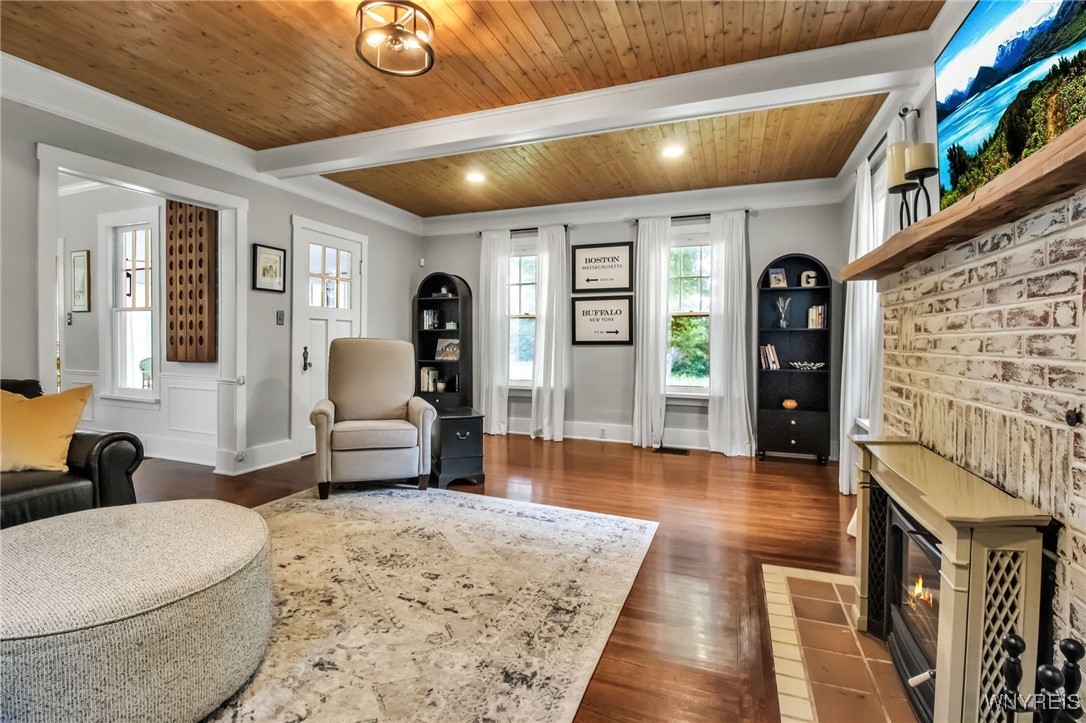 Aurora, New York, 14052, United States, 3 Bedrooms Bedrooms, ,3 BathroomsBathrooms,Residential,For Sale,1865001