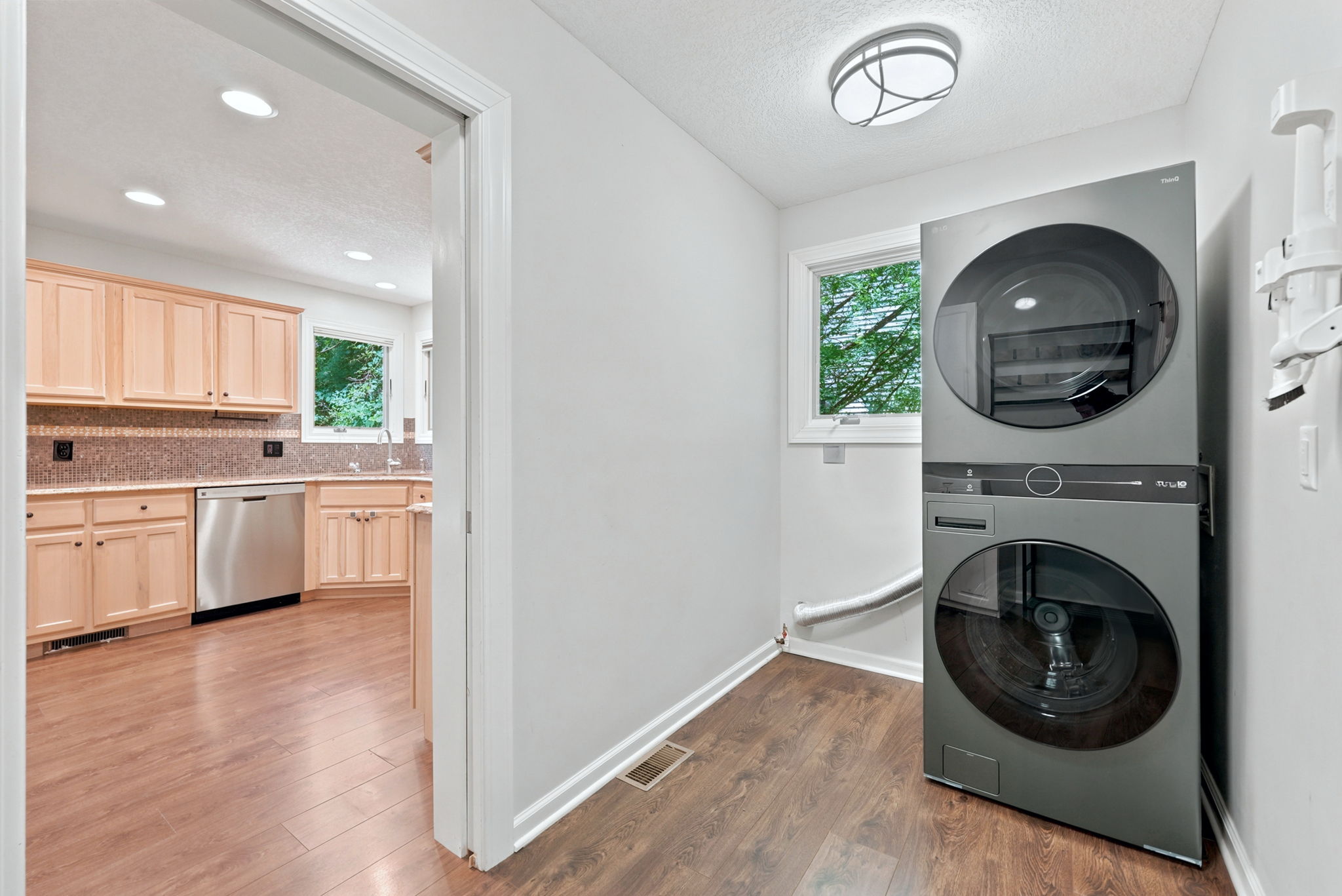  Excellent 3 Bedroom Home with Finished Basement in Fort Wayne - 物件實景