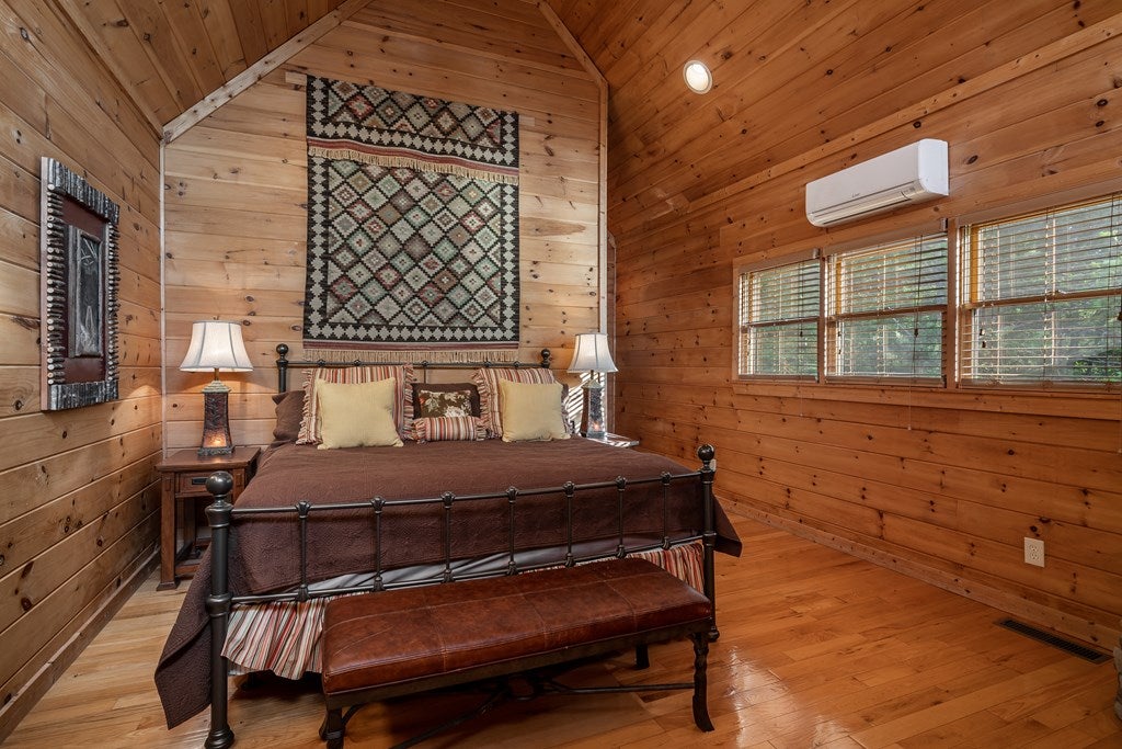 Mineral Bluff, Georgia, 30559, United States, 3 Bedrooms Bedrooms, ,3 BathroomsBathrooms,Residential,For Sale,1986292