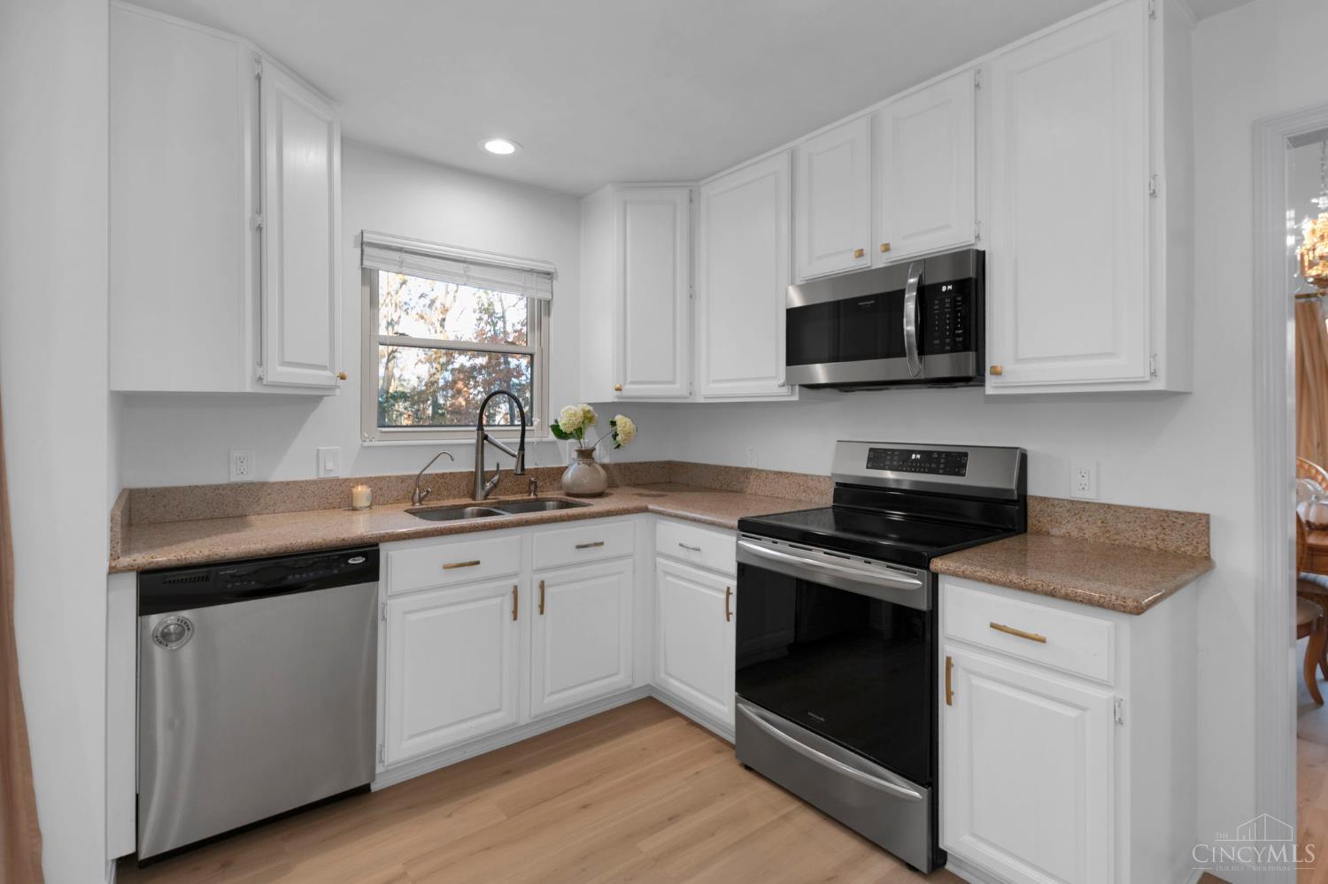 Loveland, Ohio, 45140, United States, 4 Bedrooms Bedrooms, ,3 BathroomsBathrooms,Residential,For Sale,1992143