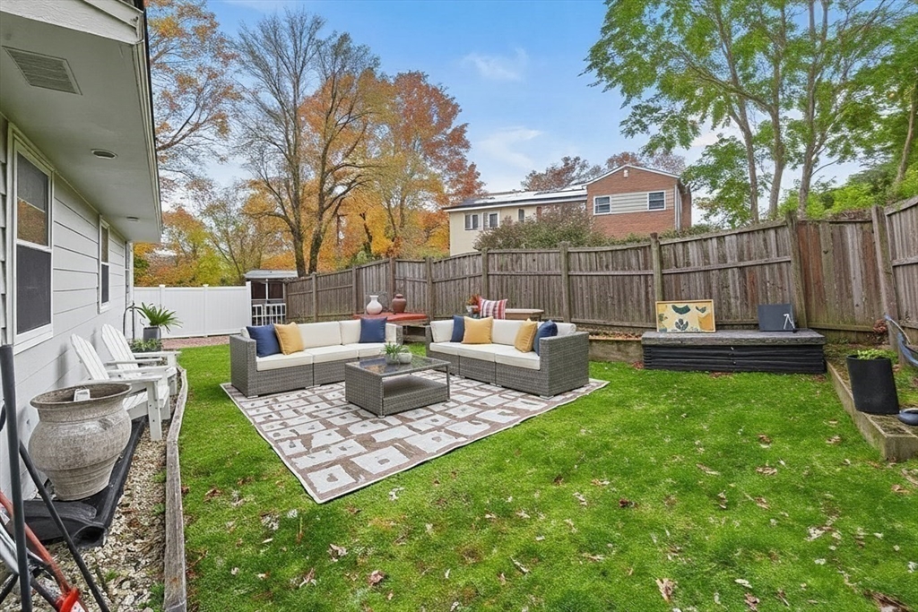 Marlborough, Massachusetts, 01752, United States, 3 Bedrooms Bedrooms, ,2 BathroomsBathrooms,Residential,For Sale,1968899