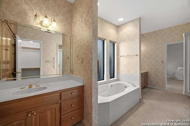 Kerrville, Texas, 78028, United States, 3 Bedrooms Bedrooms, ,4 BathroomsBathrooms,Residential,For Sale,1910535
