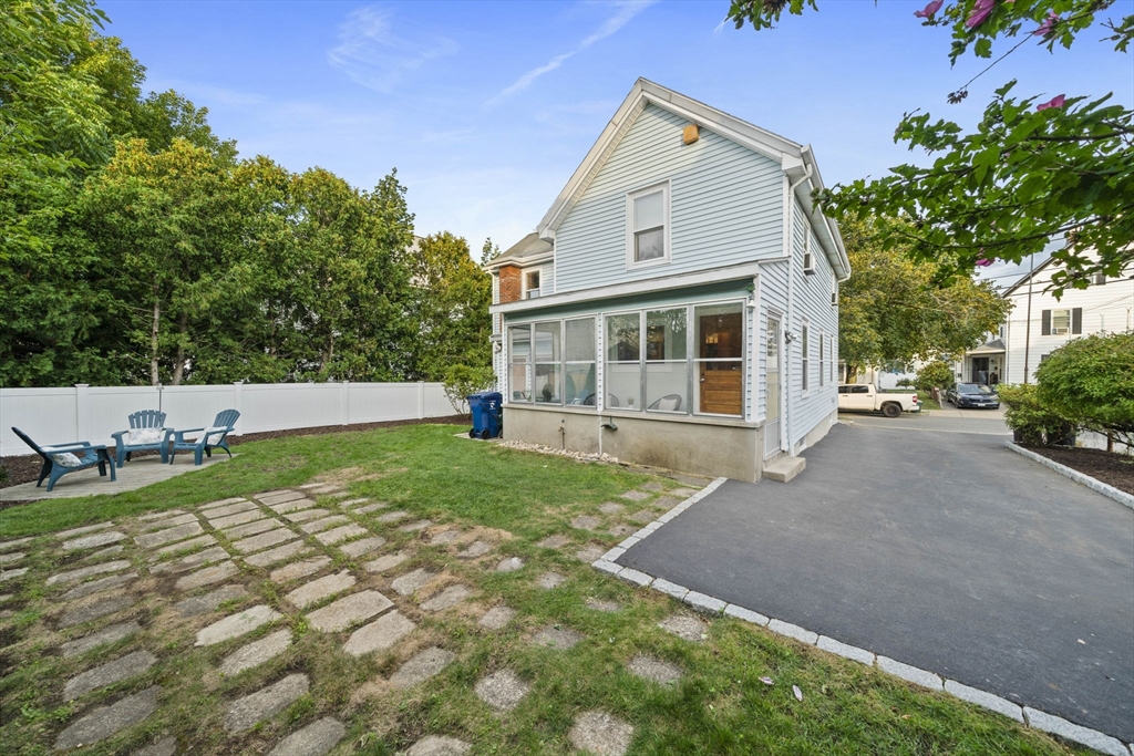 Newton, Massachusetts, 02458, United States, 3 Bedrooms Bedrooms, ,2 BathroomsBathrooms,Residential,For Sale,1939468