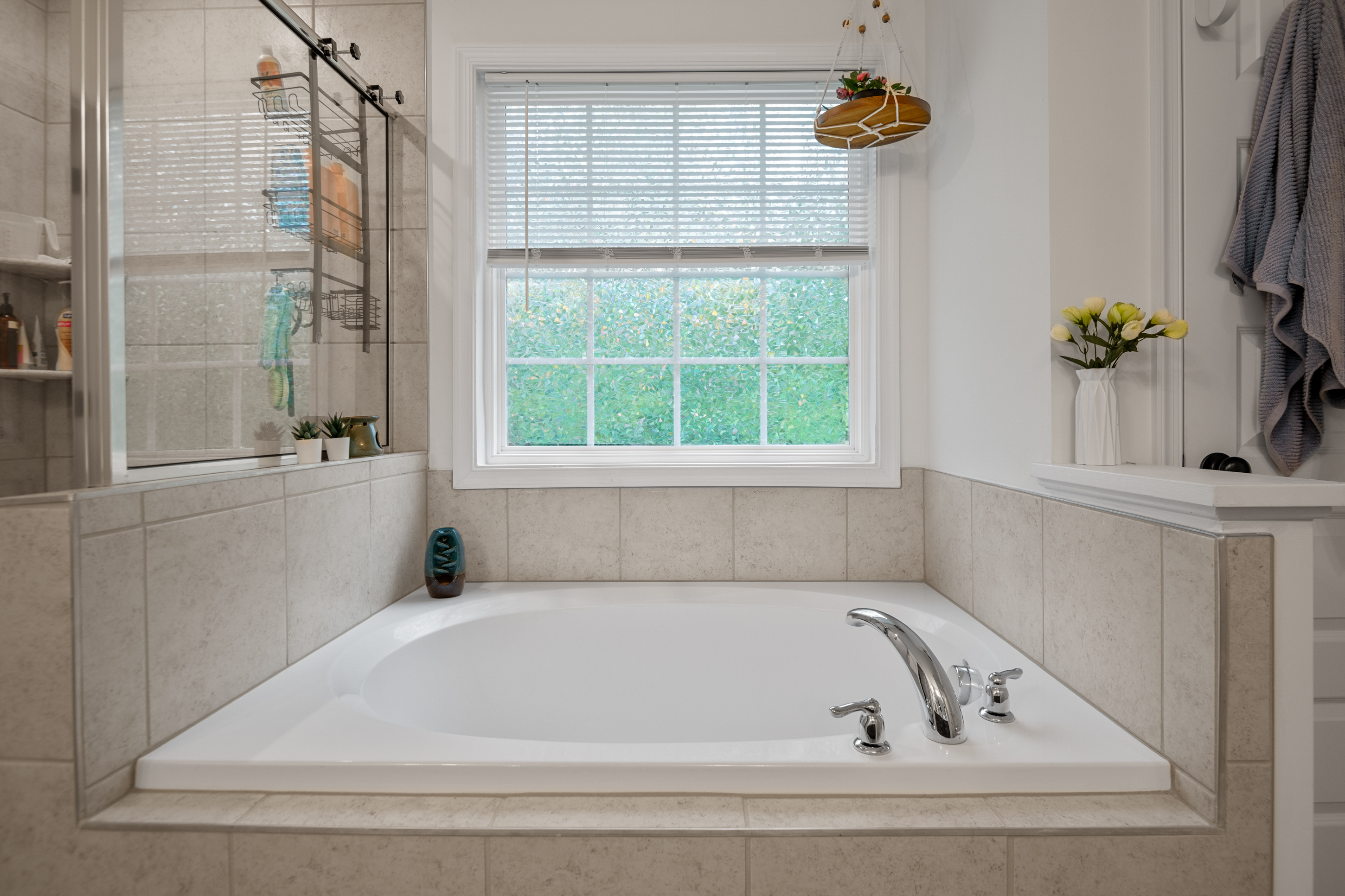 Moseley, Virginia, 23120, United States, 5 Bedrooms Bedrooms, ,3 BathroomsBathrooms,Residential,For Sale,1915307