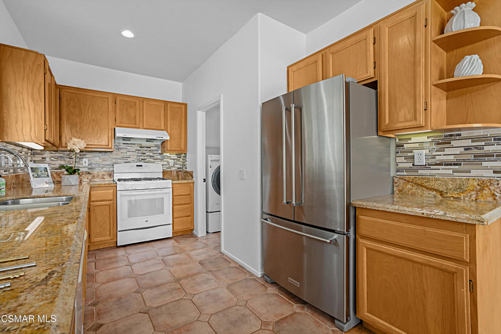 Westlake Village, California, 91362, United States, 2 Bedrooms Bedrooms, ,3 BathroomsBathrooms,Residential,For Sale,1987544