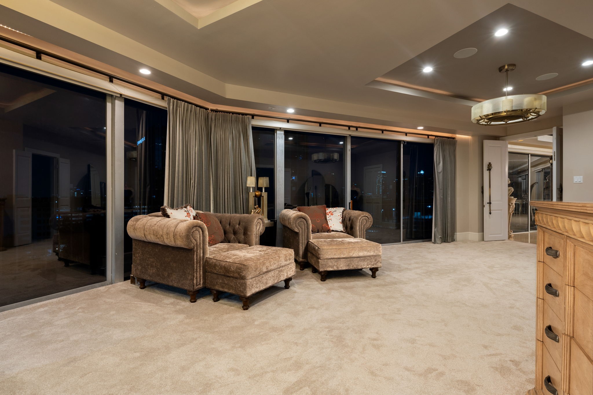  5050 Woodway Drive #8N - 物件實景