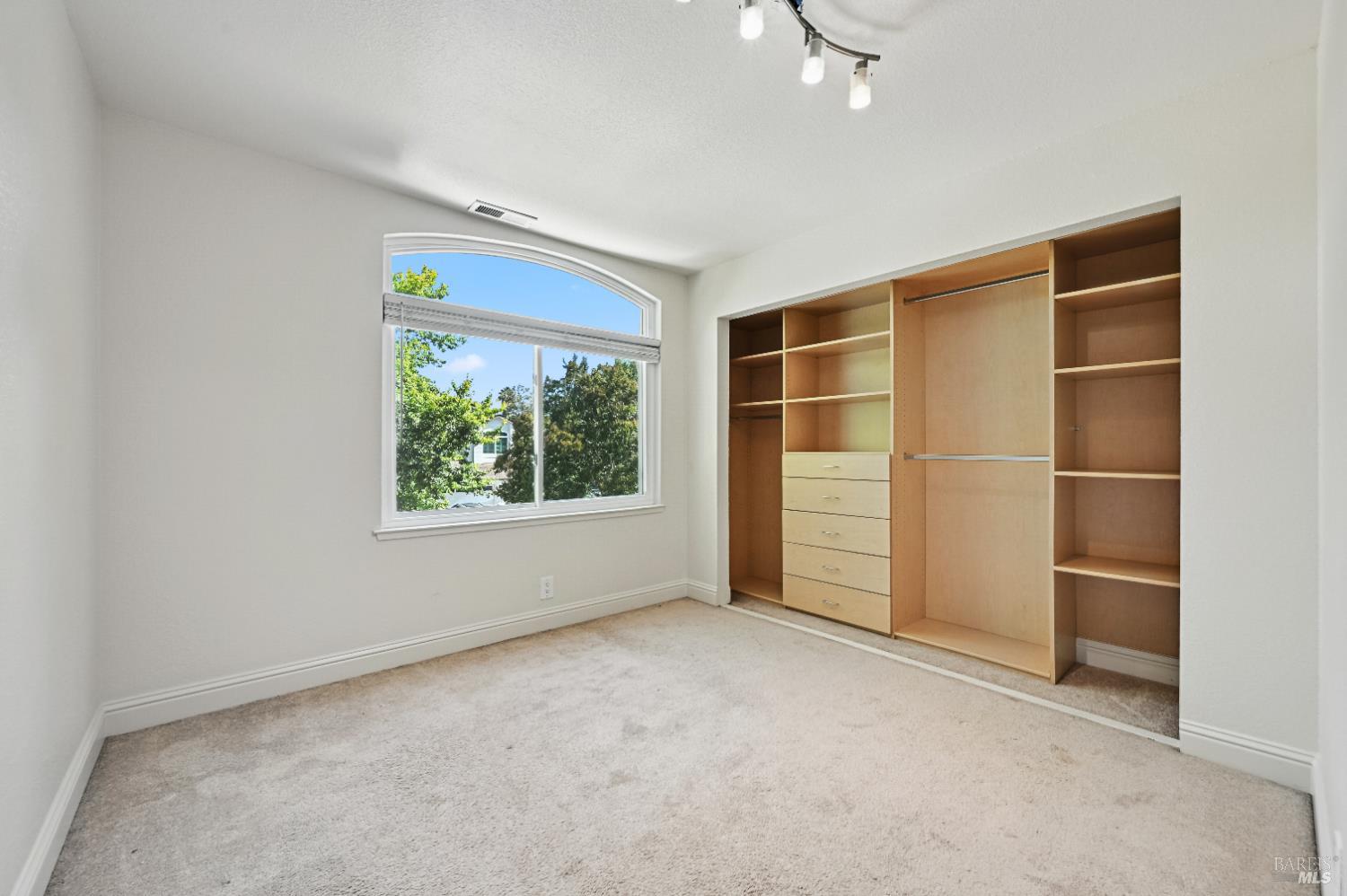 Windsor, California, 95492, United States, 4 Bedrooms Bedrooms, ,3 BathroomsBathrooms,Residential,For Sale,1926215