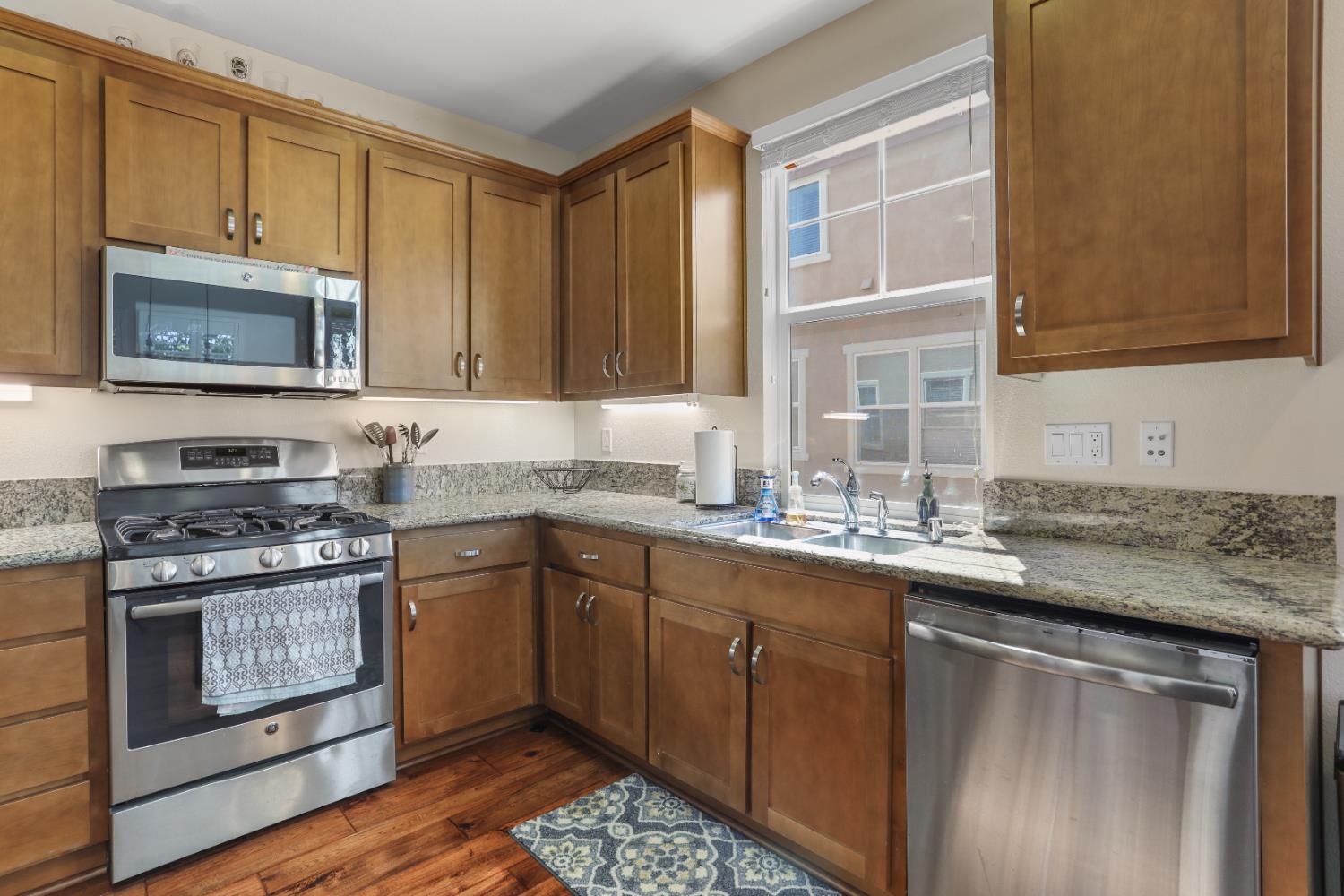 Dublin, California, 94568, United States, 2 Bedrooms Bedrooms, ,3 BathroomsBathrooms,Residential,For Sale,1879034
