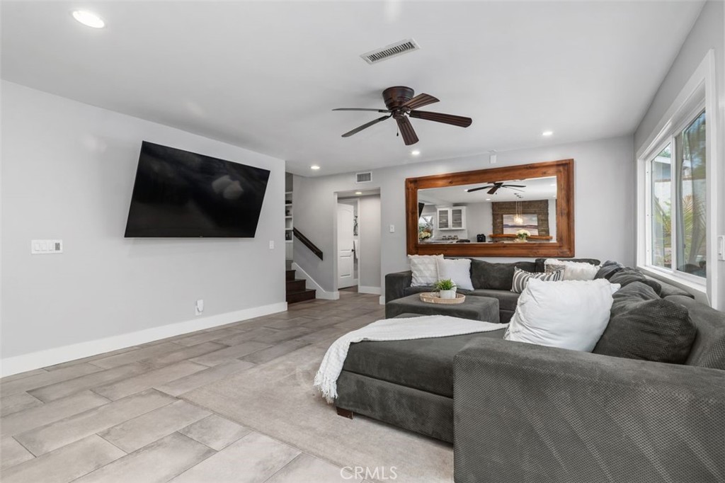 Lake Forest, California, 92630, United States, 6 Bedrooms Bedrooms, ,4 BathroomsBathrooms,Residential,For Sale,1991080