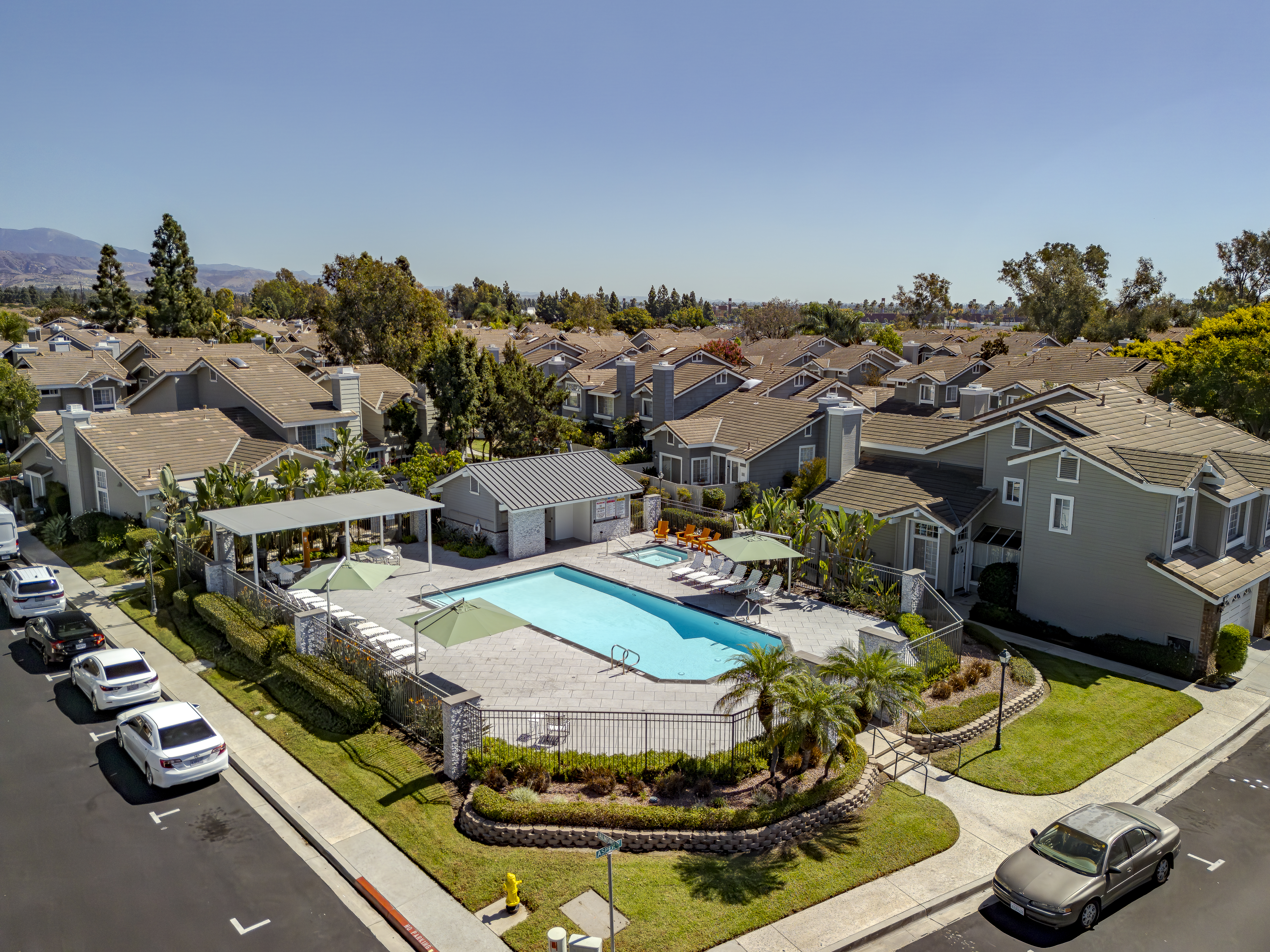  13576 Eucalyptus Street, Tustin, CA 92782 - 物件實景